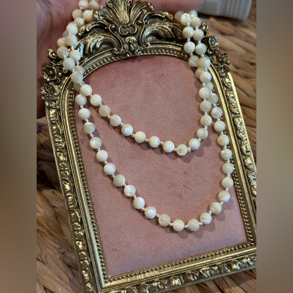Long Victorian Style Mother of Pearl Hand Knotted Vtg Elegant Cream Necklace 24” - Picture 3 of 8